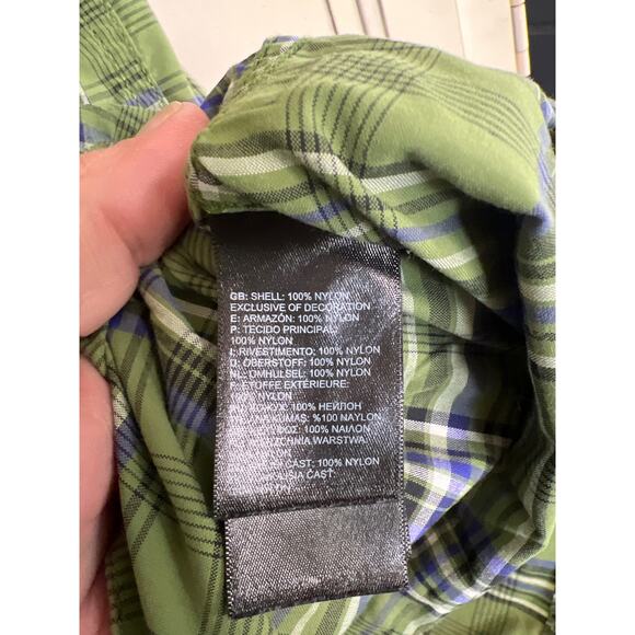 The North Face size medium mens green plaid short sleeve button down shirt - Picture 3 of 3